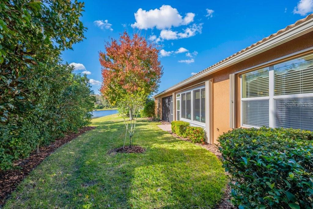 VALENCIA LAKES - Residential