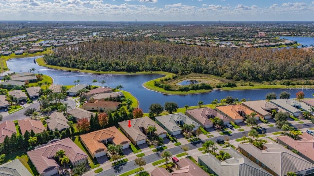 VALENCIA LAKES - Residential