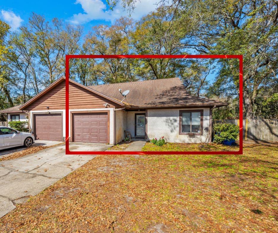 Perfect for an INVESTMENT or FIRST TIME HOME BUYERS! Wonderful long-time tenants in place until 11/30/25 at $1800/month, but will move unless the buyer wants to continue to have a tenant in place. Tenant pays their own utilities & maintains the yard. 1 STORY townhome with 1 car GARAGE, screened LANAI & HUGE, FENCED yard (the largest in the community). Split floor plan with VAULTED ceiling. Awesome location convenient to NS Mayport (8mi), Beach (10mi), Ed Austin Park (1.5mi), the Markets at Town Center (8mi). Tenant Occupied- DO NOT DISTURB. Agents must accompany their buyers. PRICED to SELL based on older Roof (2009) & FENCE needing repair- DON'T MISS THIS ONE!