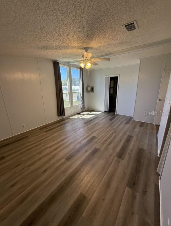 FOXWOOD LAKE ESTATES - Residential Lease