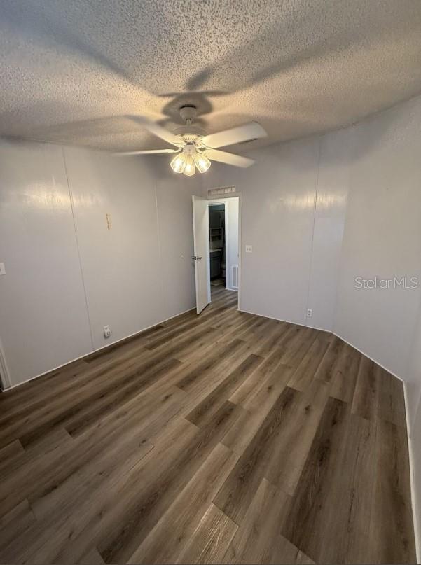 FOXWOOD LAKE ESTATES - Residential Lease