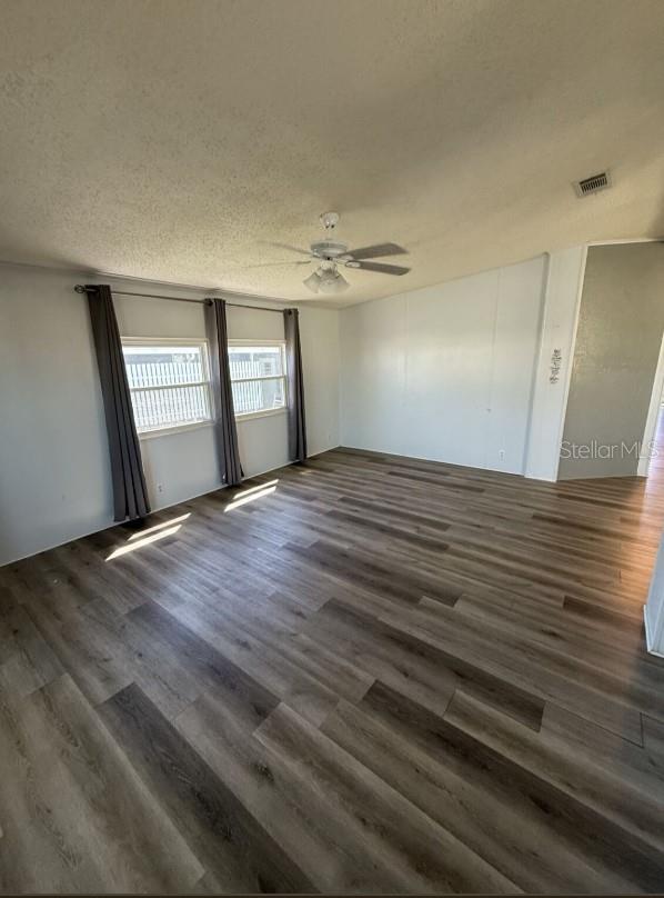 FOXWOOD LAKE ESTATES - Residential Lease