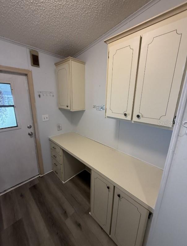 FOXWOOD LAKE ESTATES - Residential Lease