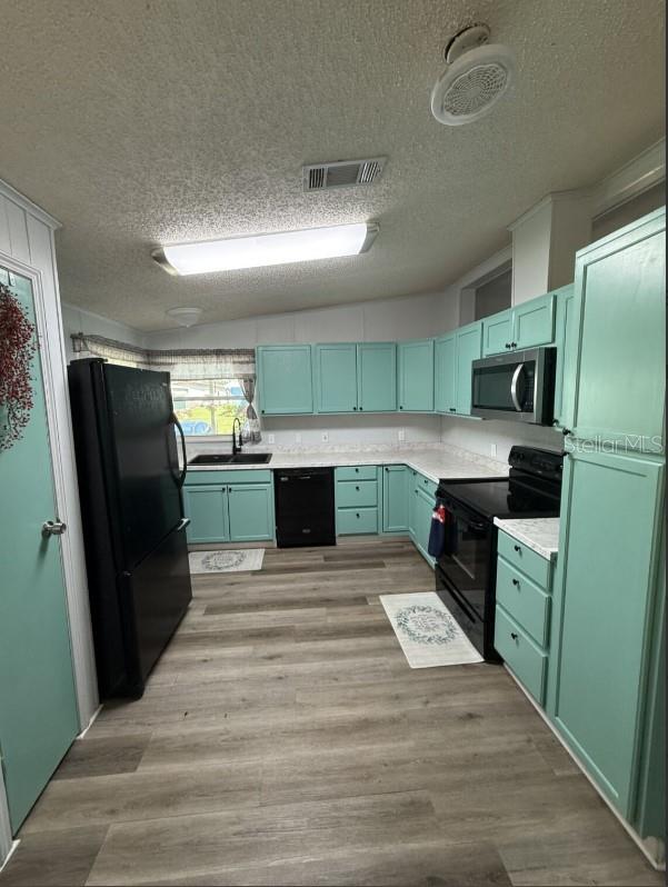 FOXWOOD LAKE ESTATES - Residential Lease