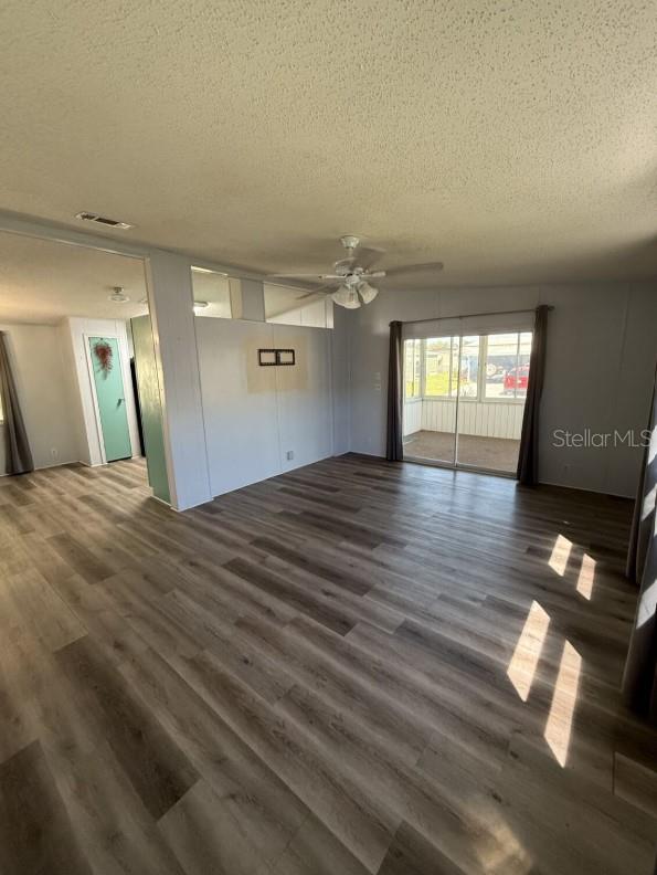 FOXWOOD LAKE ESTATES - Residential Lease