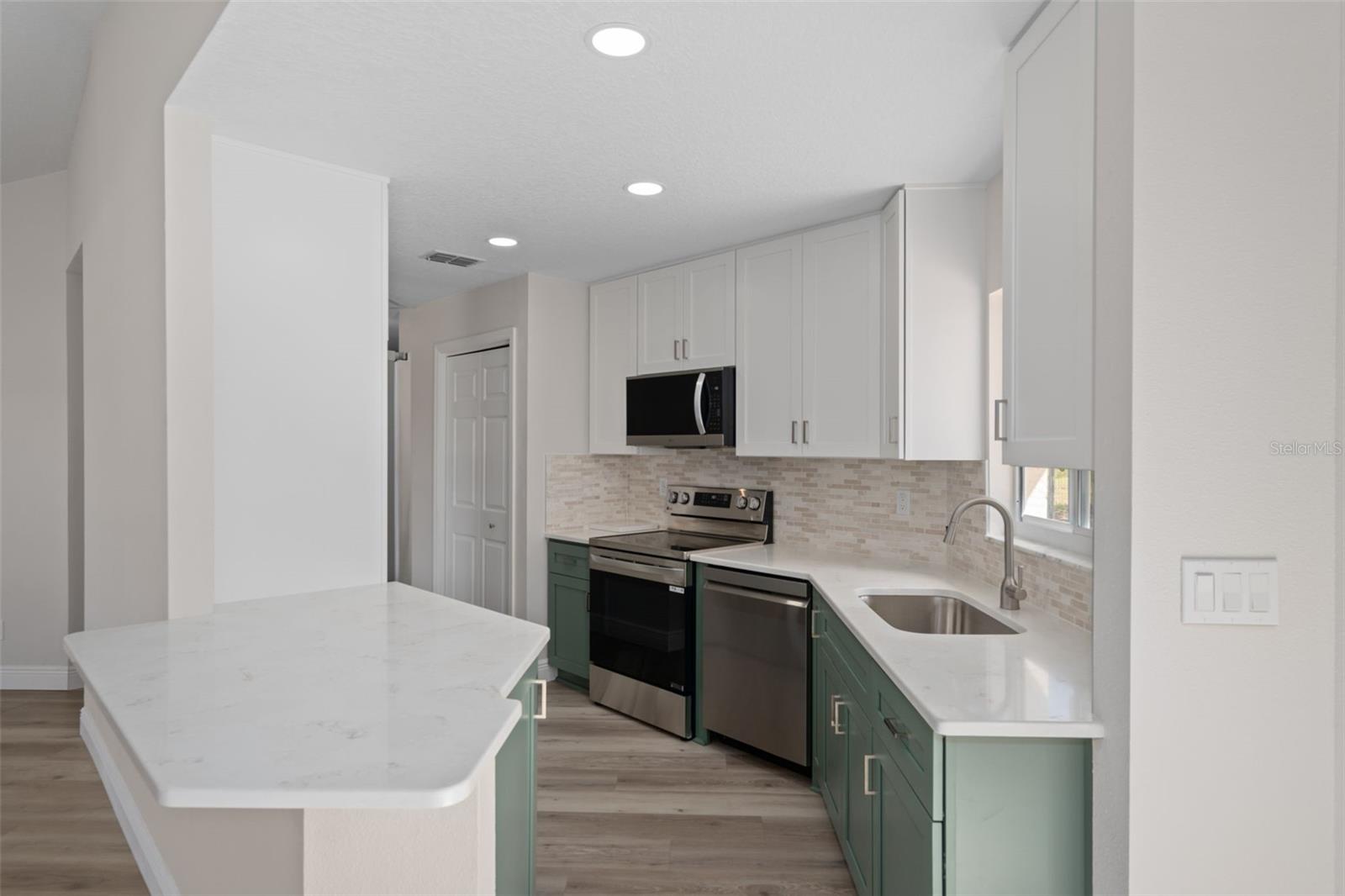 SPRING HILL - Residential