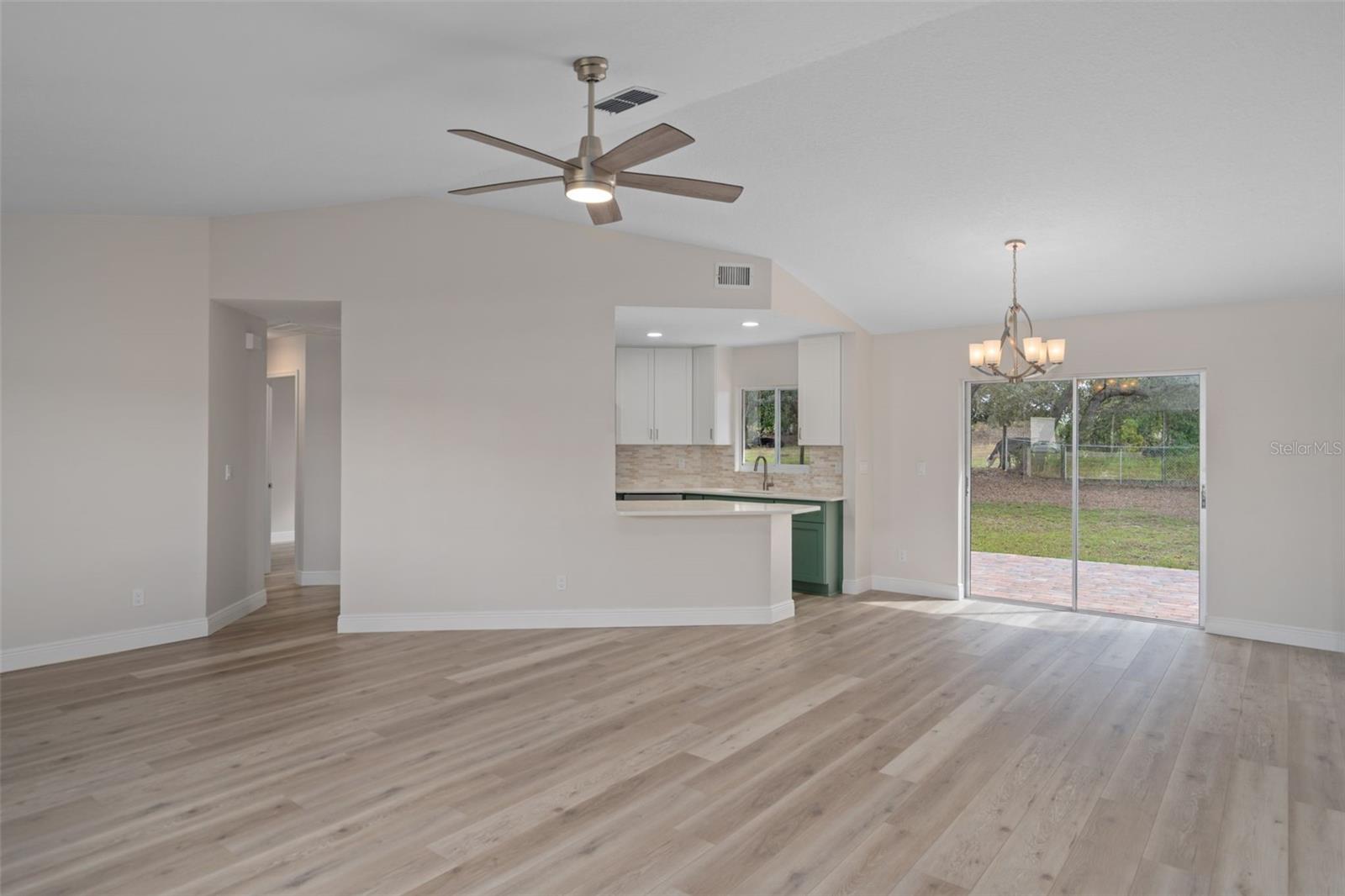 SPRING HILL - Residential