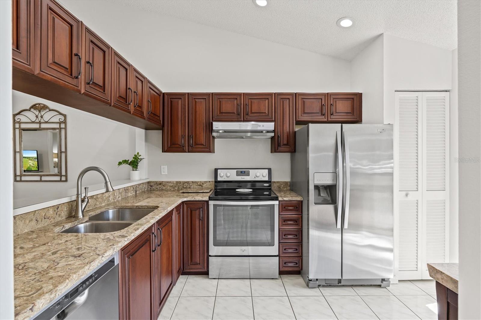 SOMERSET - Residential