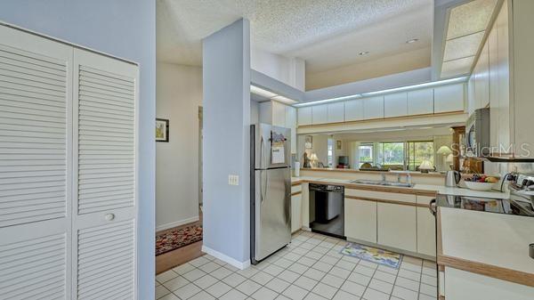 WOODLAKE VILLAS AT PALM-AIRE II&IV - Residential Lease