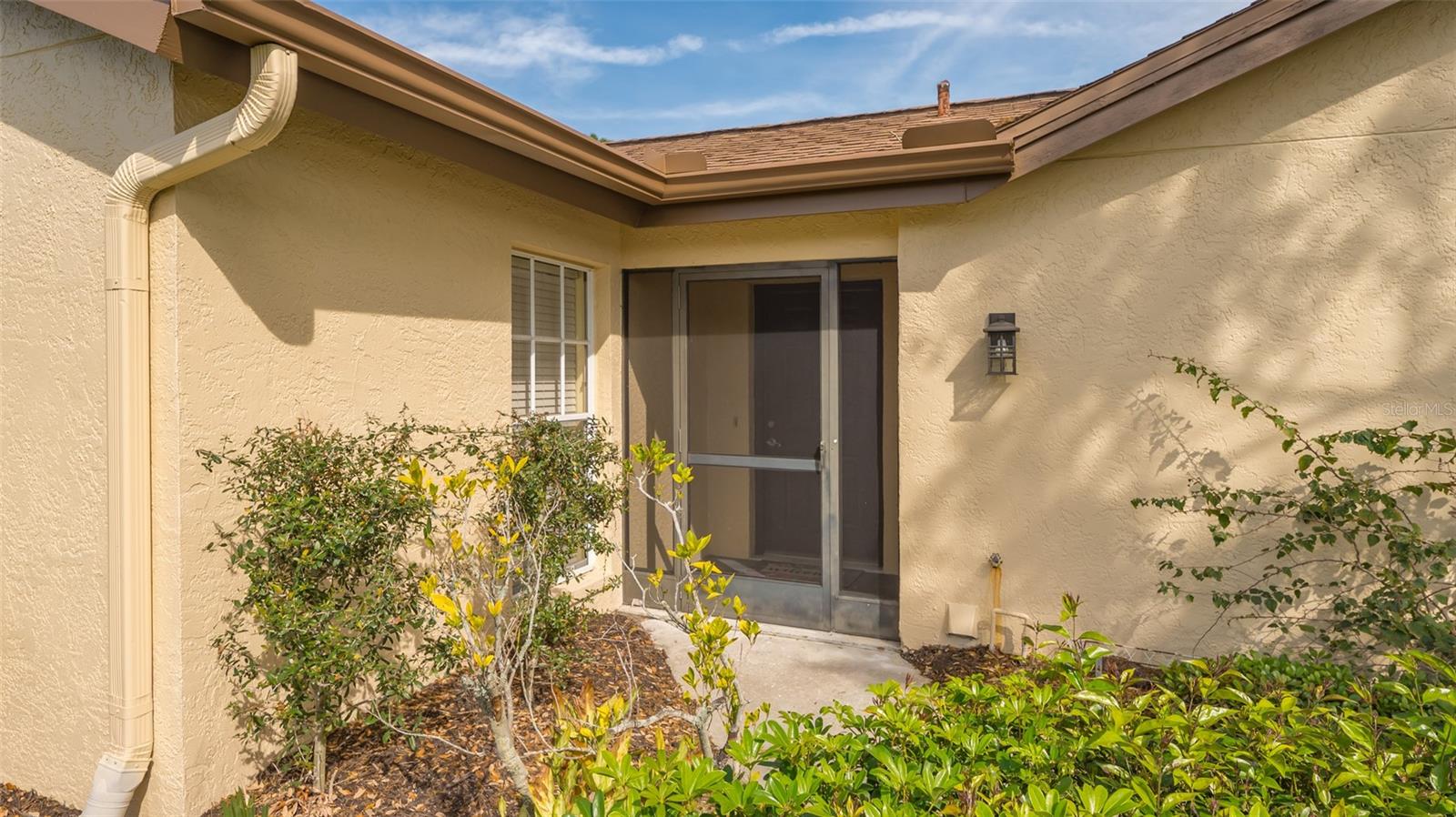 WOODLAKE VILLAS AT PALM-AIRE II&IV - Residential Lease