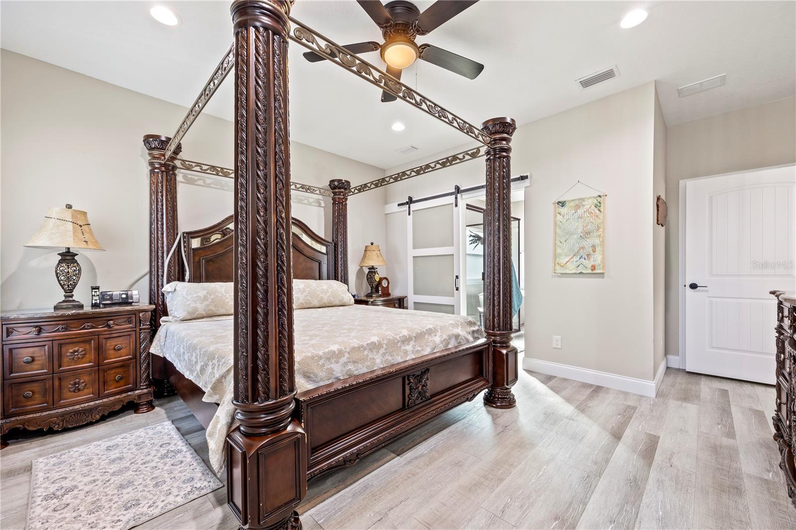 WHISPERING OAKS - Residential