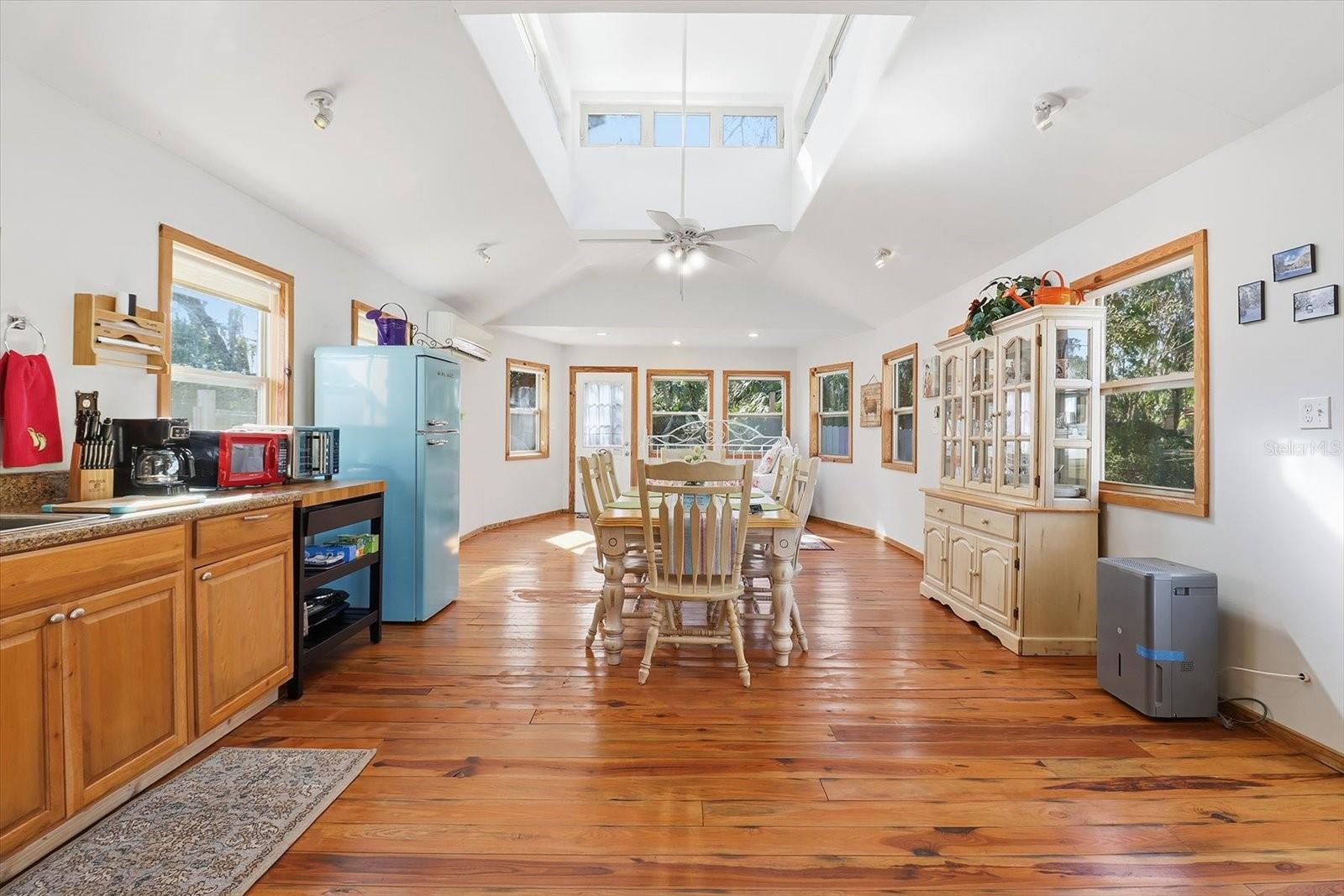 BLUE SPGS PARK HADLEYS HIDEAWAY HOMOSASSA - Residential