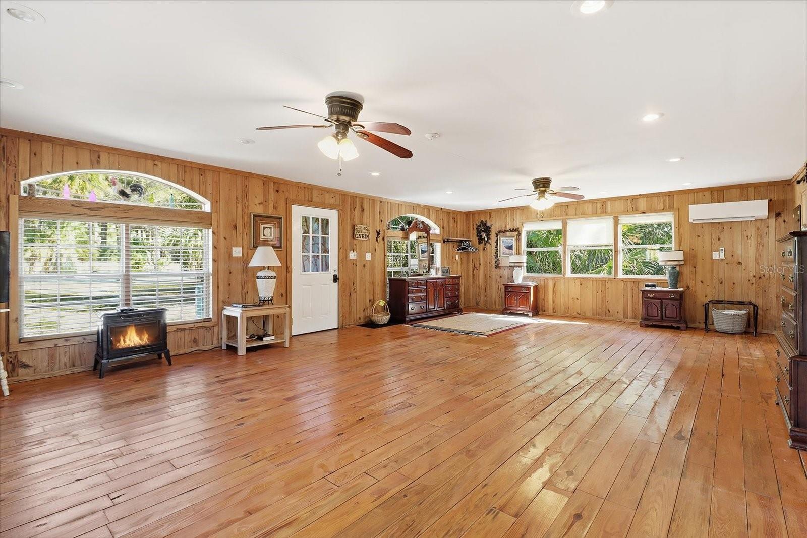 BLUE SPGS PARK HADLEYS HIDEAWAY HOMOSASSA - Residential