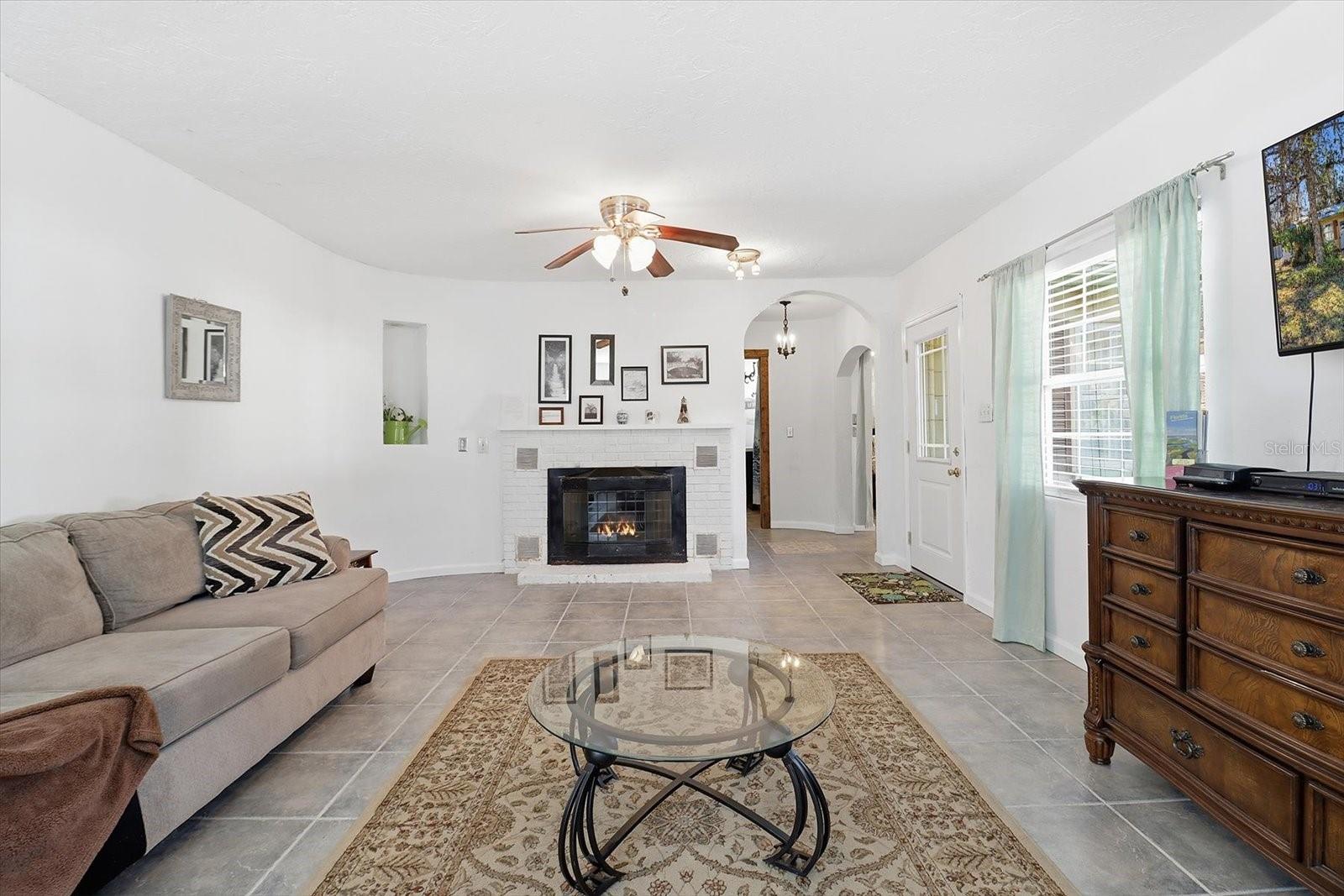 BLUE SPGS PARK HADLEYS HIDEAWAY HOMOSASSA - Residential