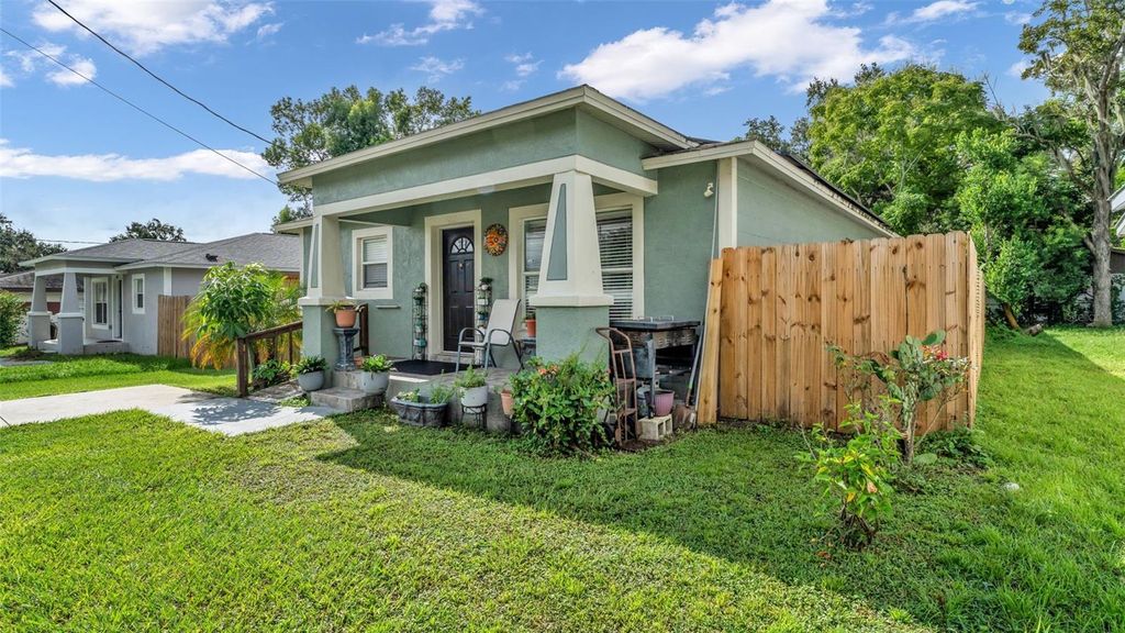 Photo of 1012 W 10th Street, Lakeland, FL 33805 (MLS # L4955879)