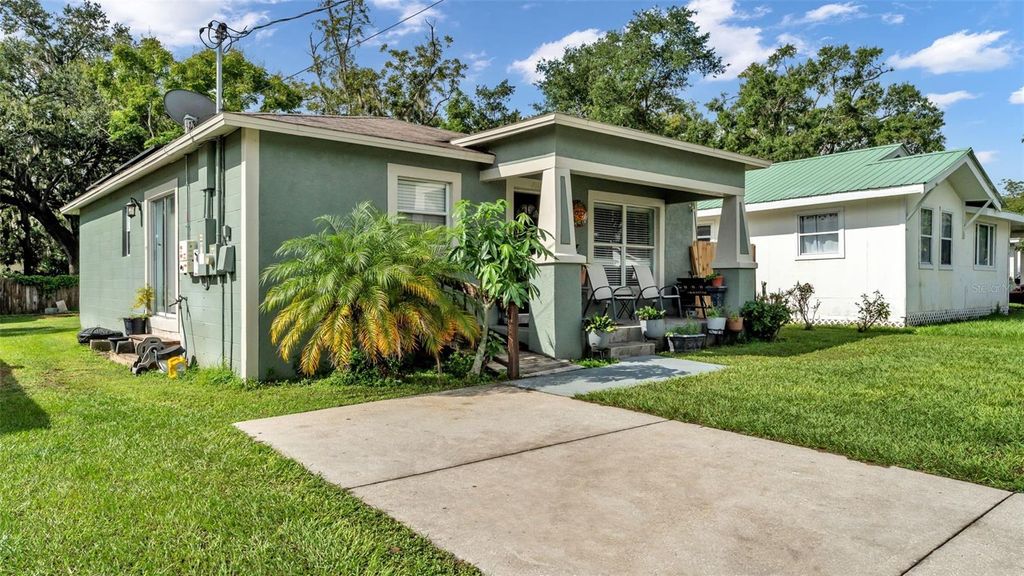 Photo of 1012 W 10th Street, Lakeland, FL 33805 (MLS # L4955879)