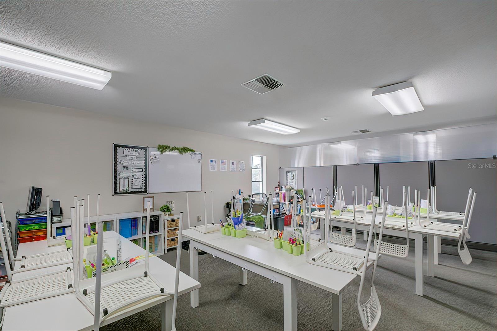 SPRING HILL - Commercial Sale