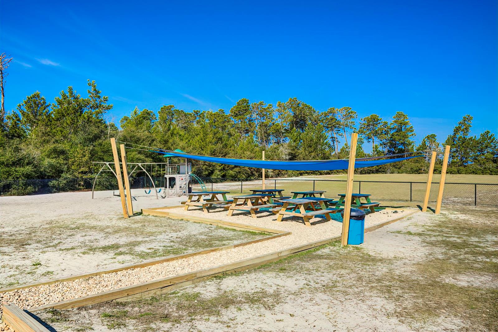 SPRING HILL - Commercial Sale