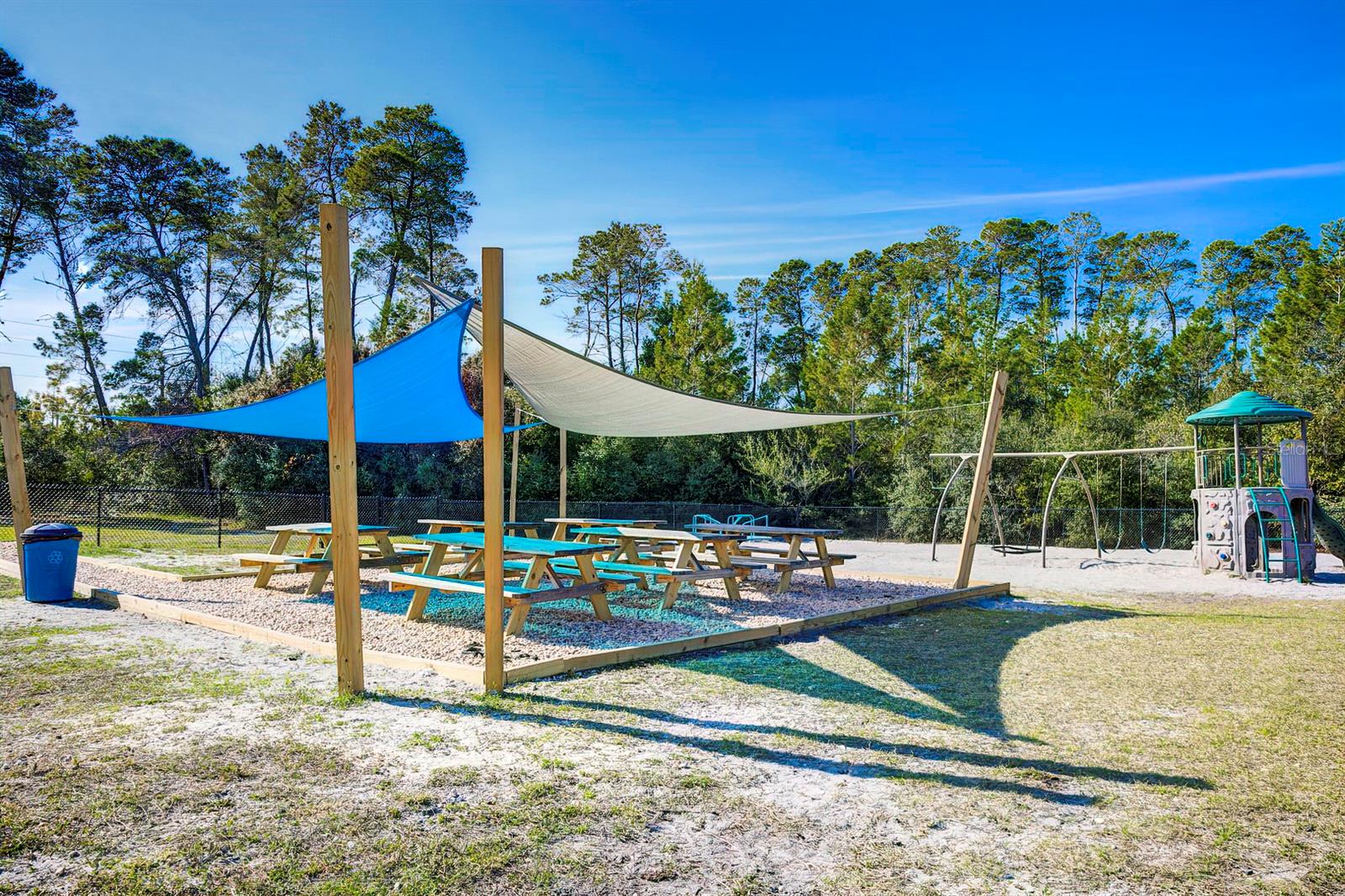 SPRING HILL - Commercial Sale