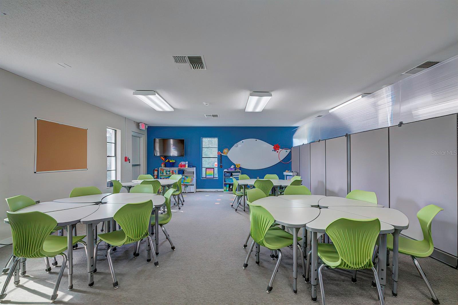 SPRING HILL - Commercial Sale