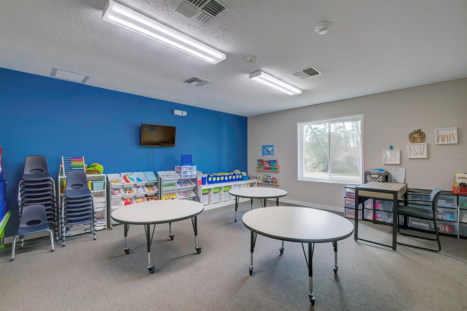 SPRING HILL - Commercial Sale