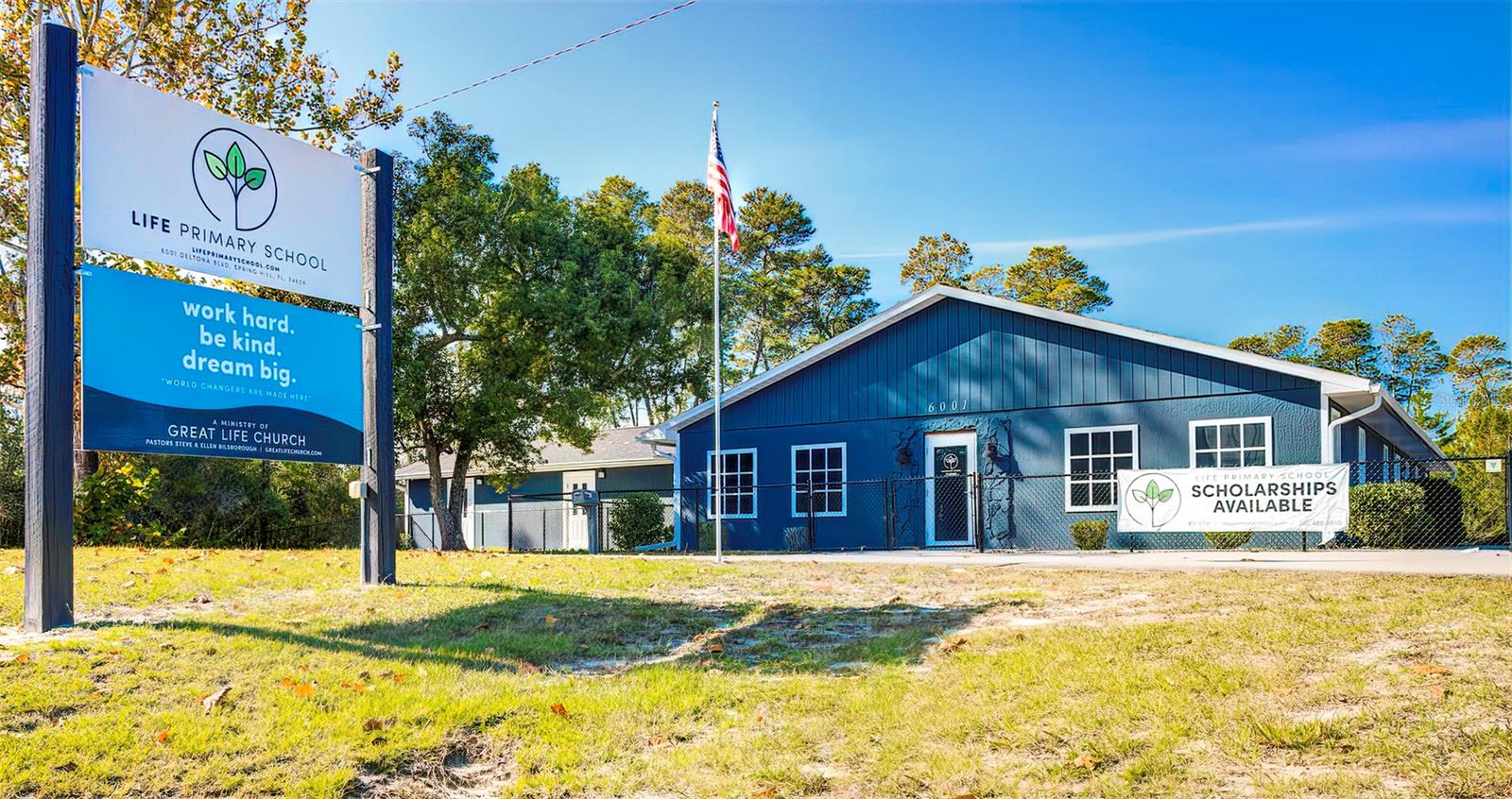 SPRING HILL - Commercial Sale
