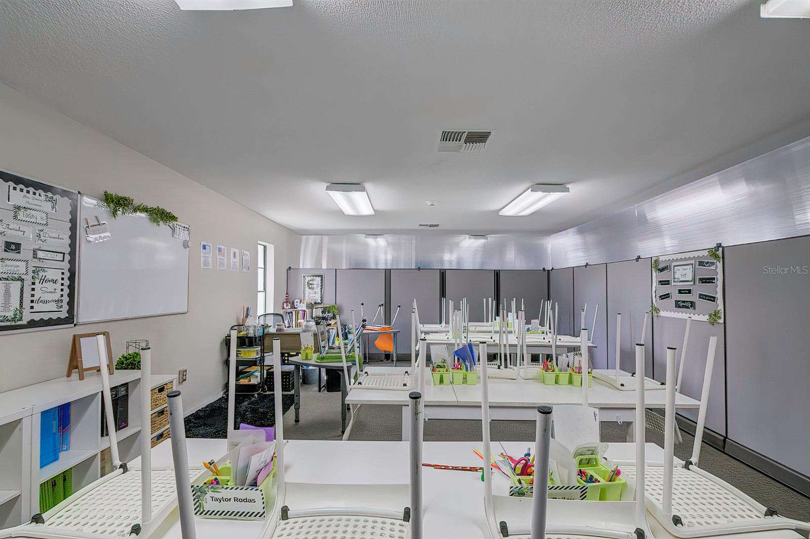 SPRING HILL - Commercial Sale