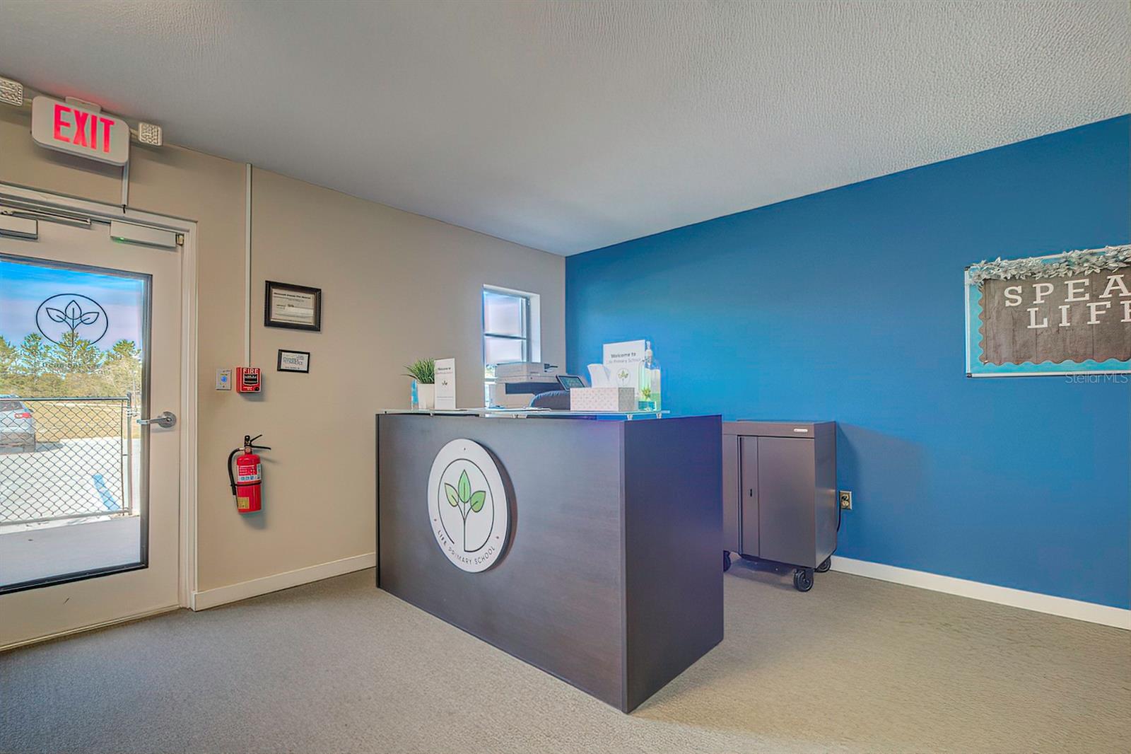 SPRING HILL - Commercial Sale