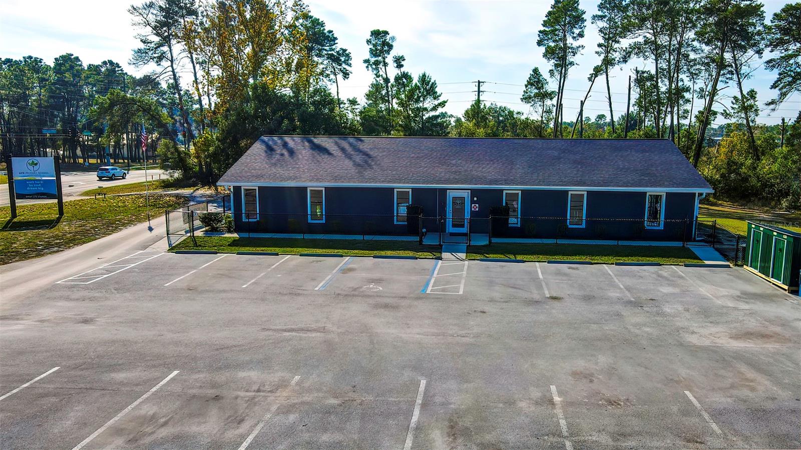 SPRING HILL - Commercial Sale