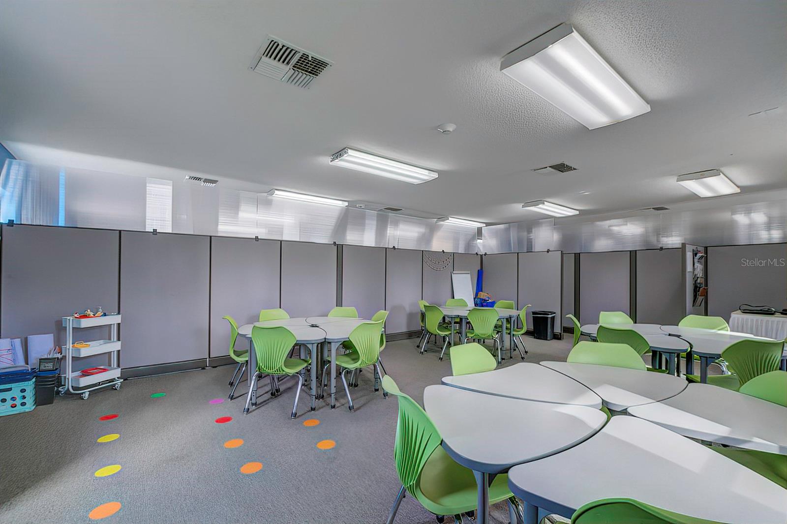 SPRING HILL - Commercial Sale