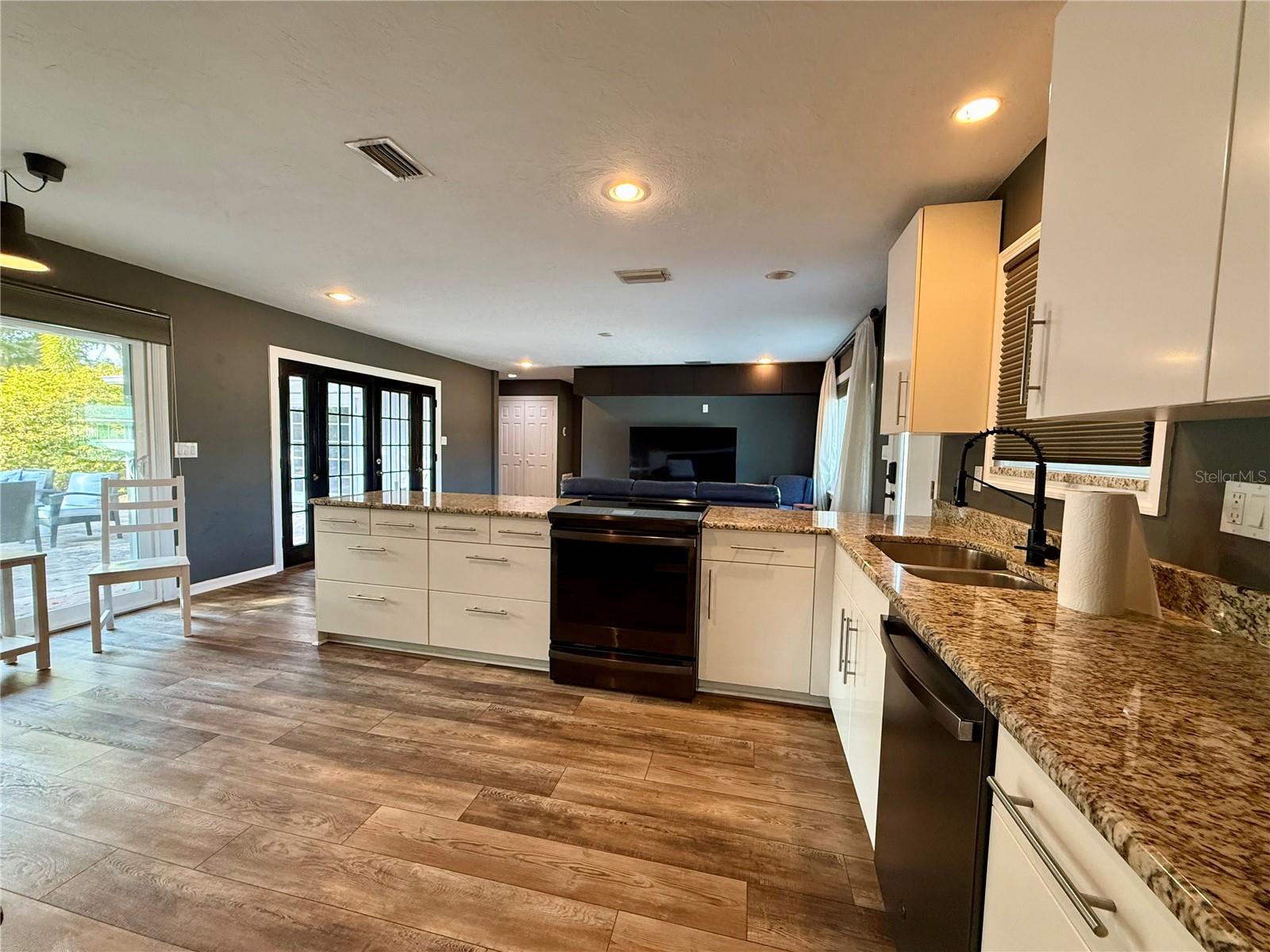 NORWOOD PARK - Residential