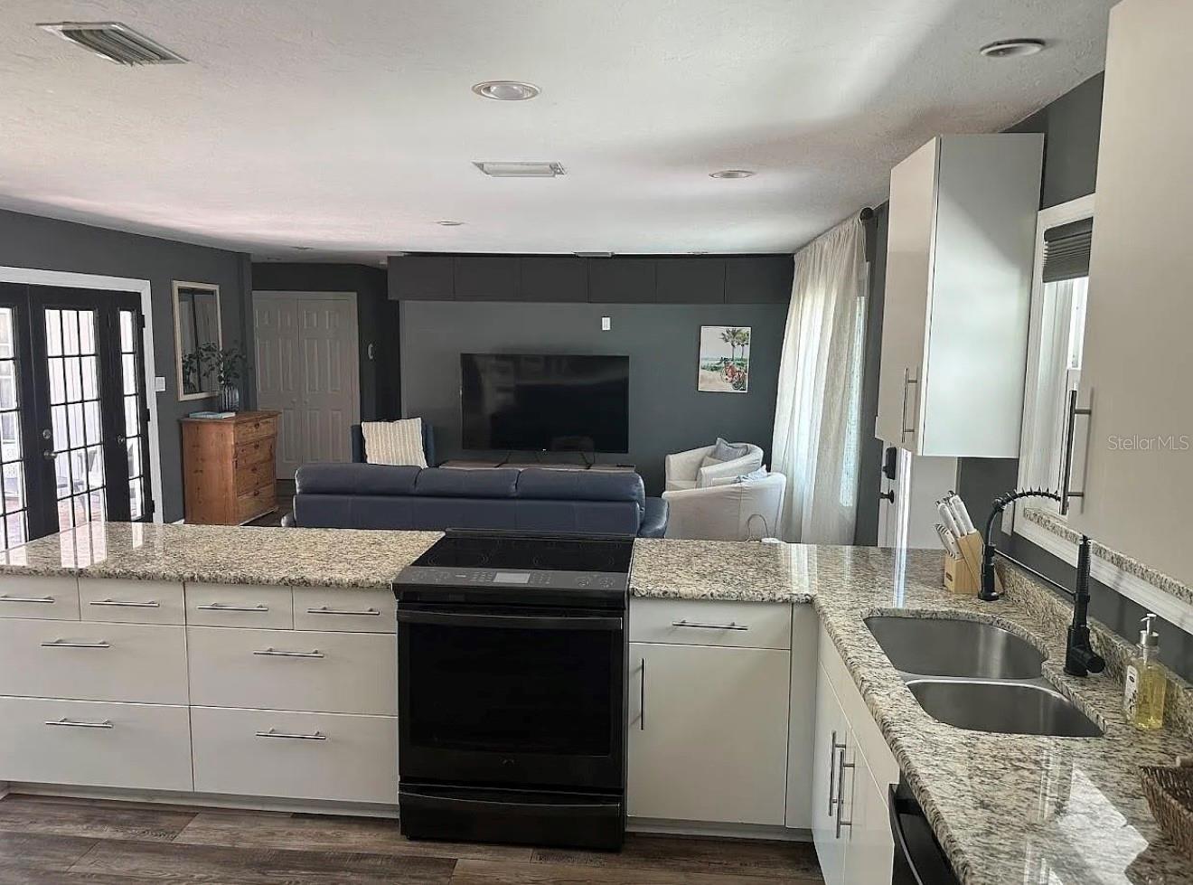 NORWOOD PARK - Residential