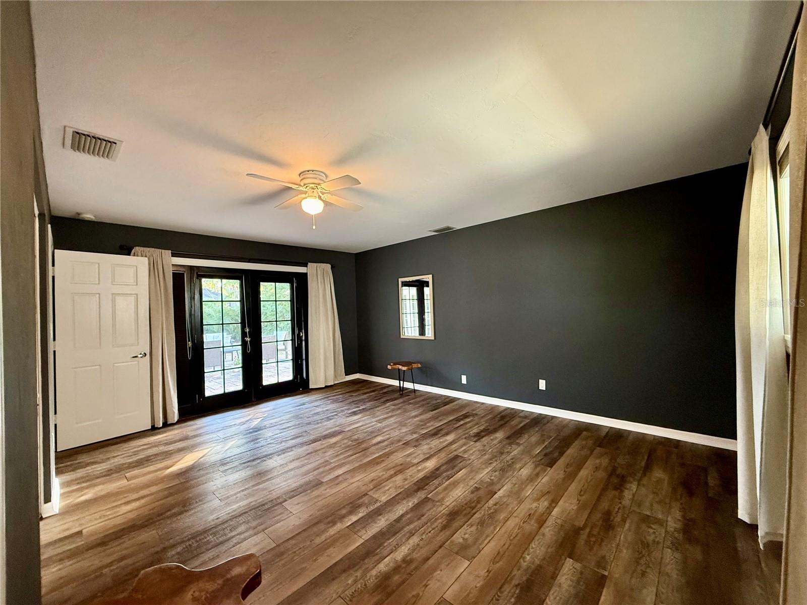 NORWOOD PARK - Residential