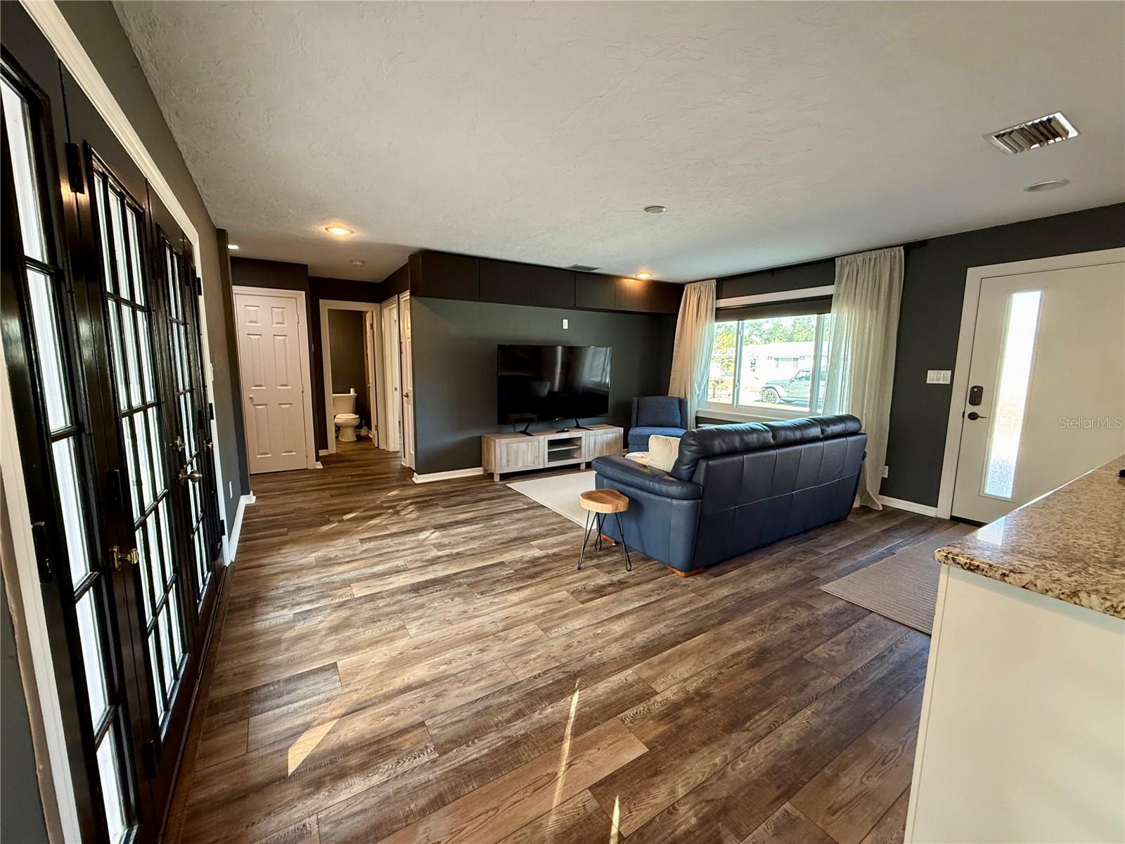 NORWOOD PARK - Residential