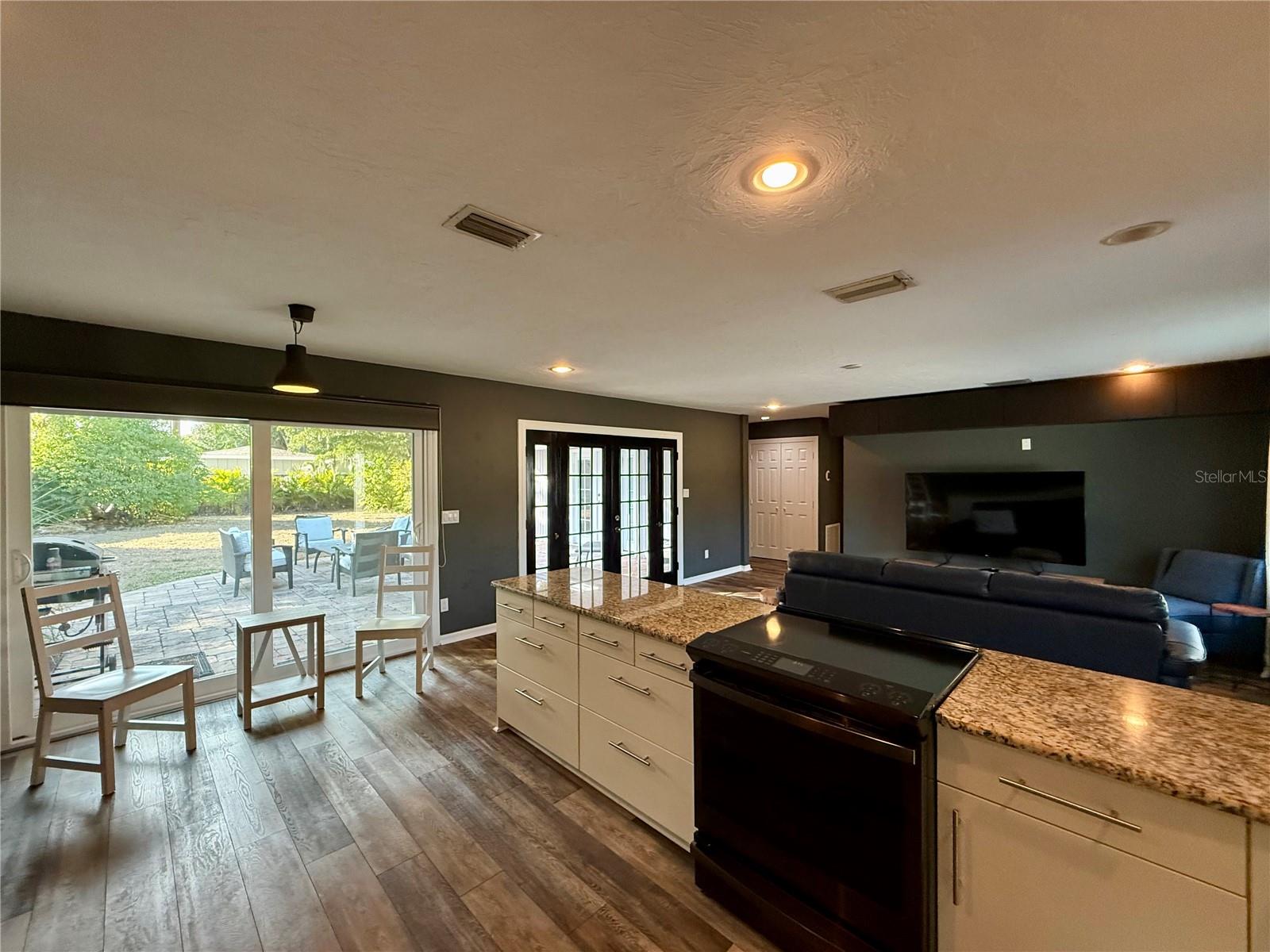 NORWOOD PARK - Residential