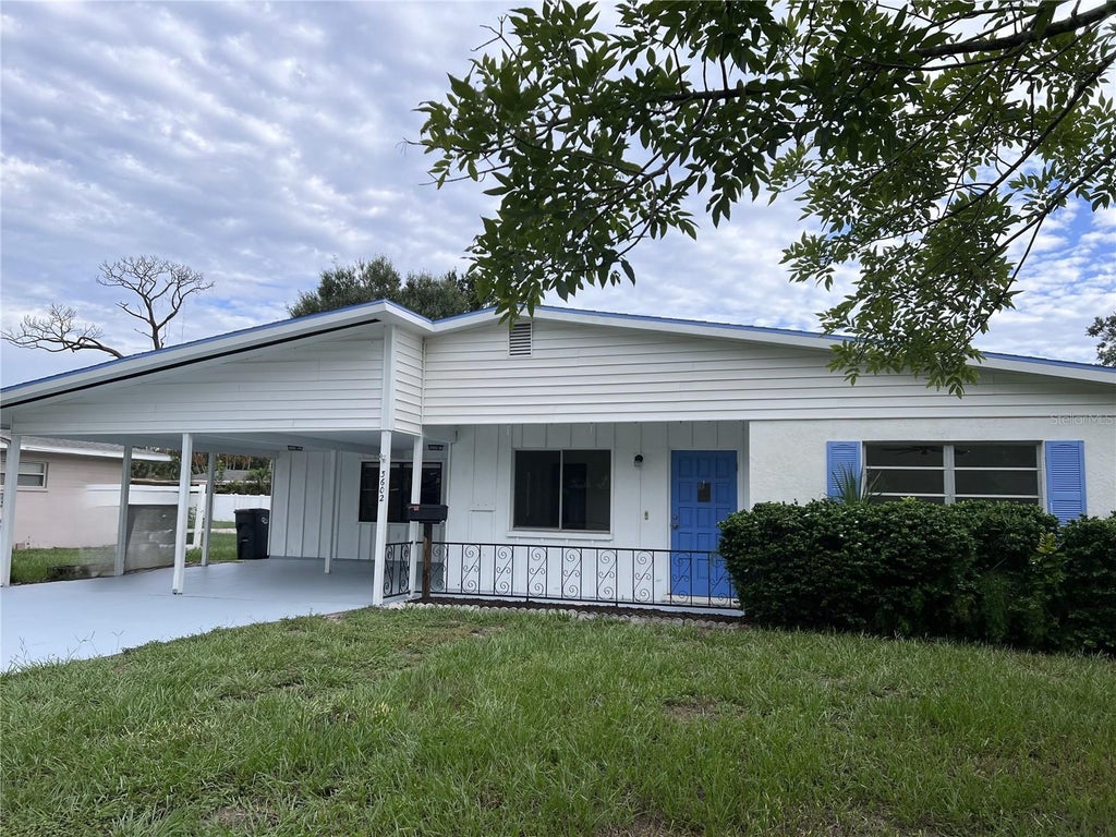Photo of 3602 17th Avenue W, Bradenton, FL 34205 (MLS # A4703901)