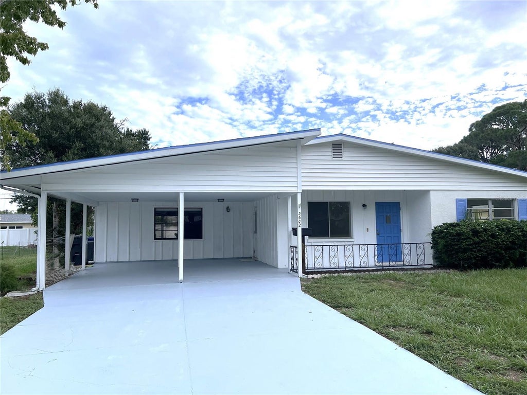 Photo of 3602 17th Avenue W, Bradenton, FL 34205 (MLS # A4703901)