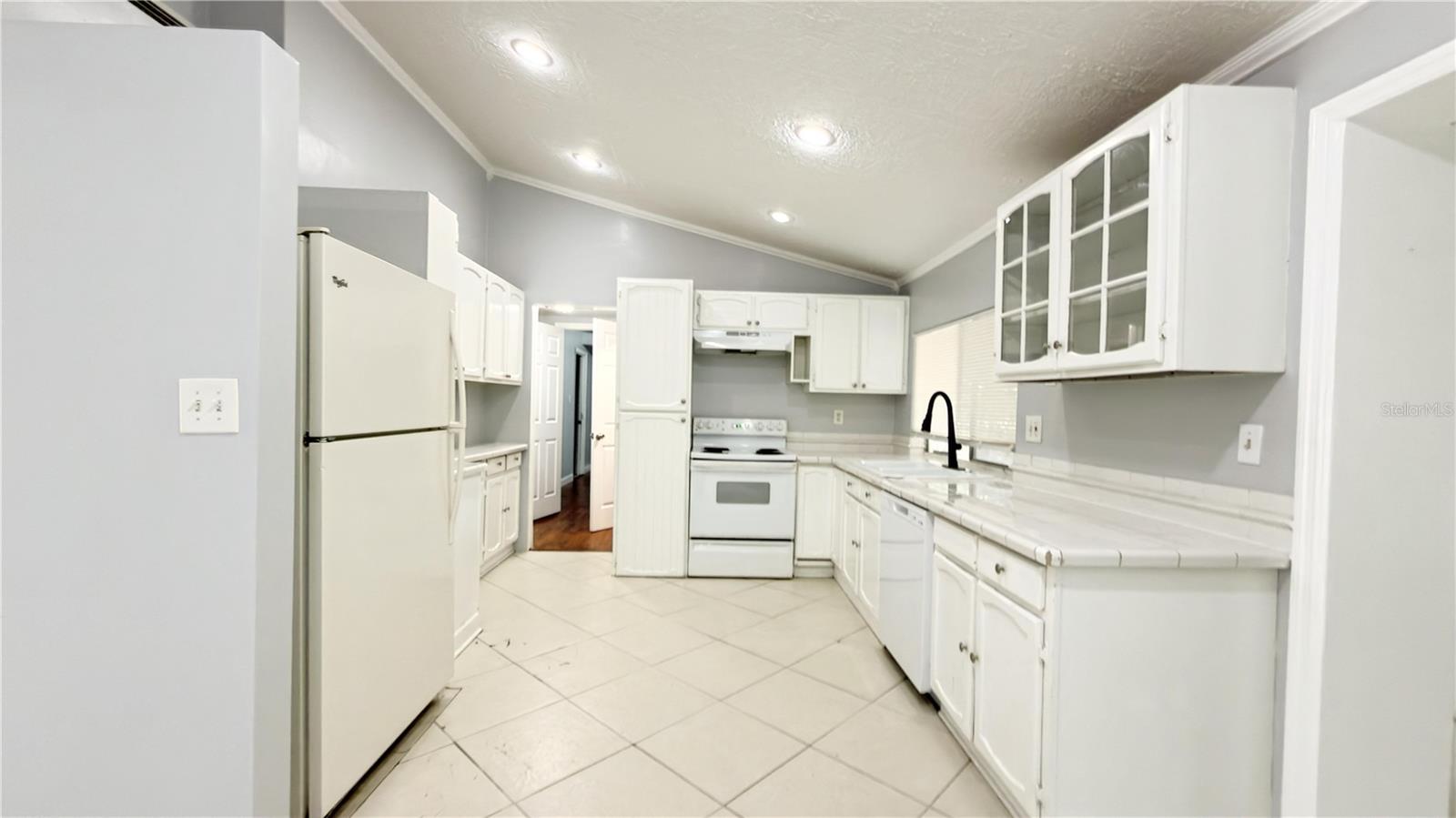 BEACON SQUARE - Residential
