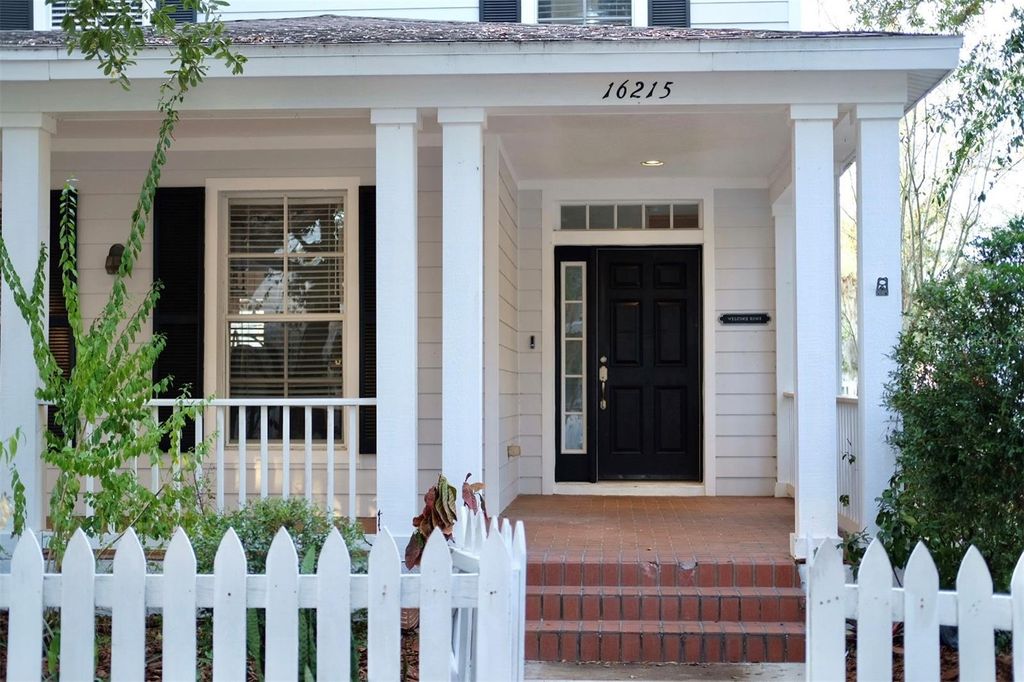 Photo of 16215 Bridgecrossing Drive, Lithia, FL 33547 (MLS # S5143975)