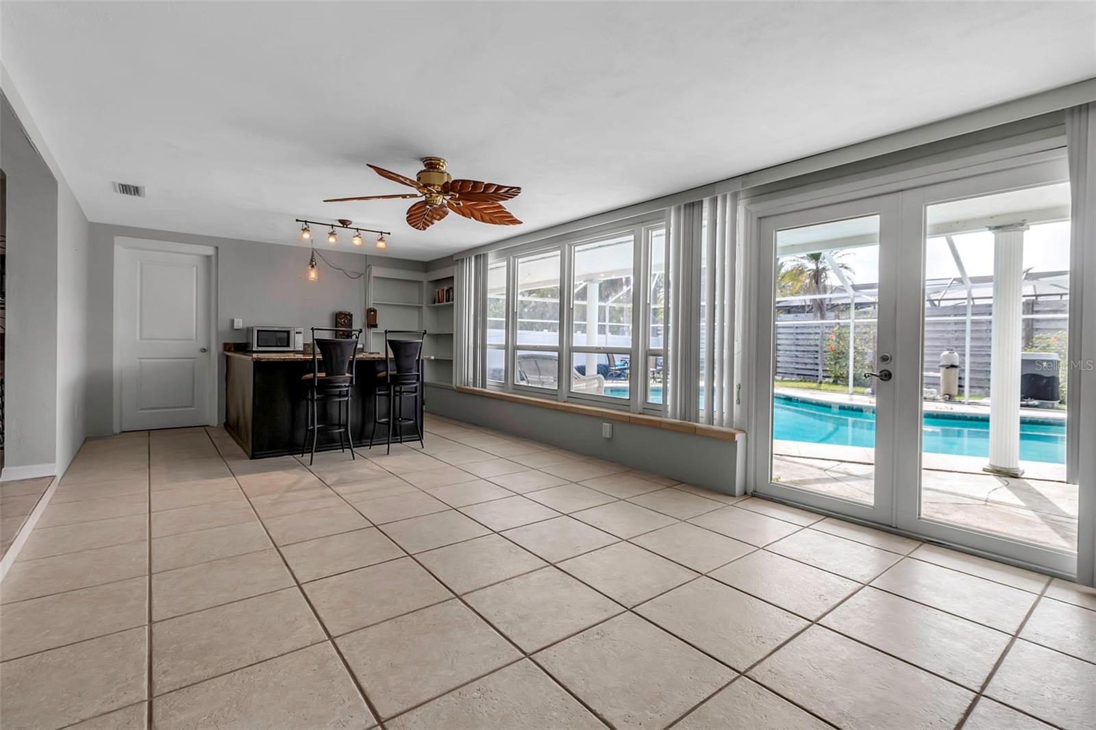 PINE SHORES ESTATES - Residential