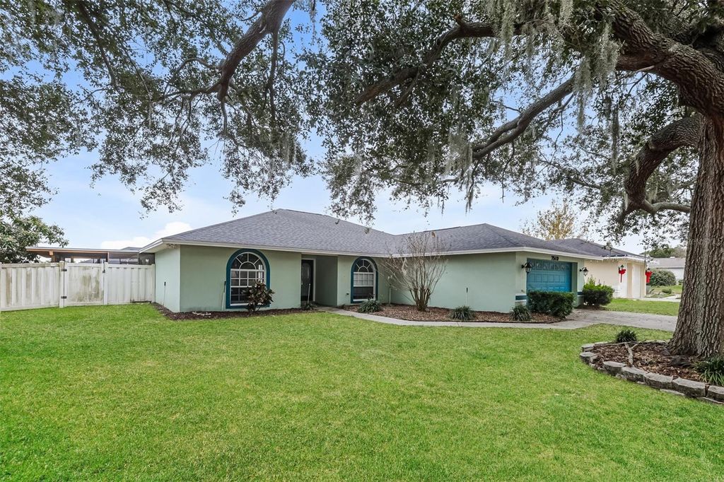 Photo of 7519 Floral Circle E, Lakeland, FL 33810 (MLS # O6372316)