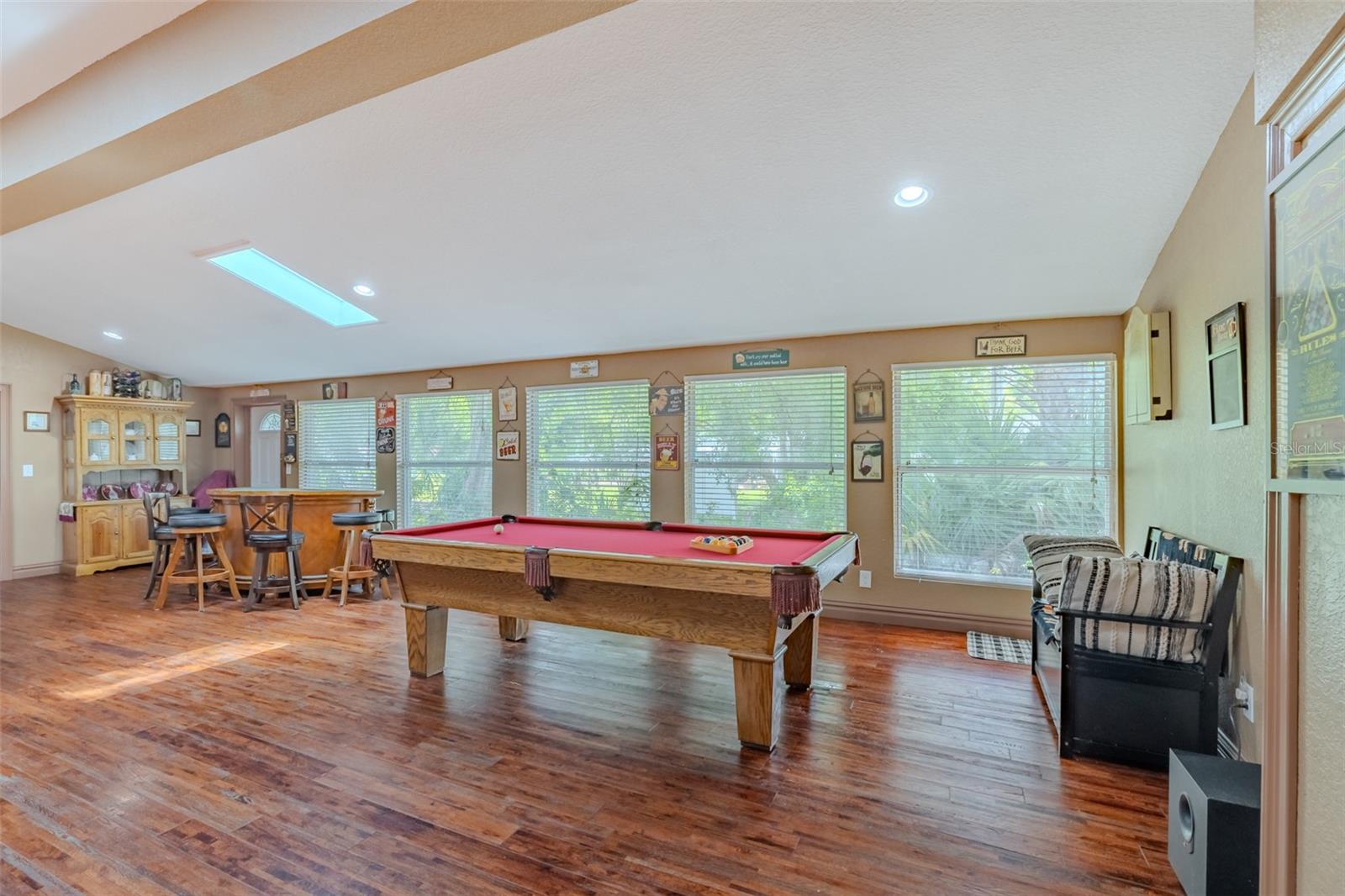 TRACERS LAKE KEEN ESTATES UNI - Residential