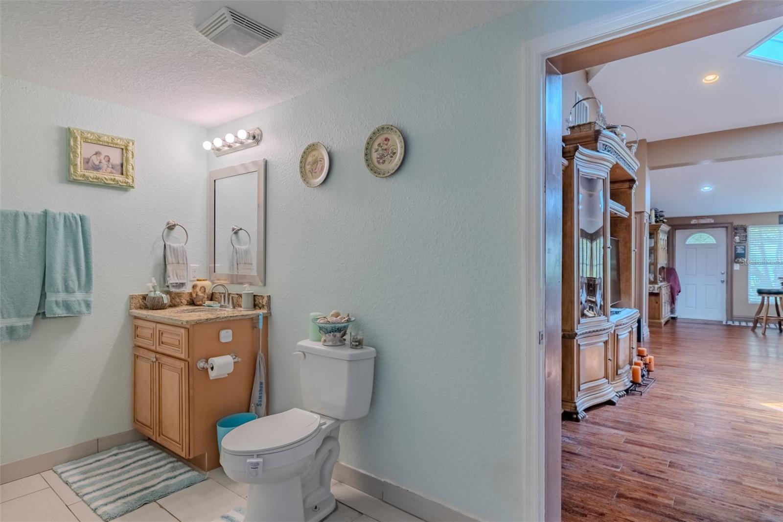 TRACERS LAKE KEEN ESTATES UNI - Residential