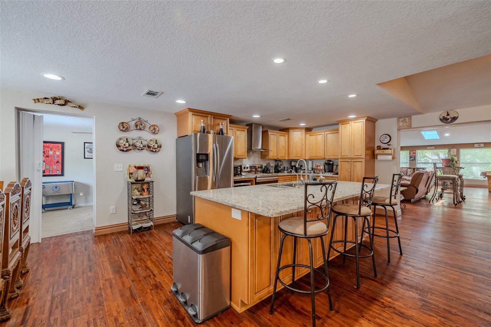 TRACERS LAKE KEEN ESTATES UNI - Residential