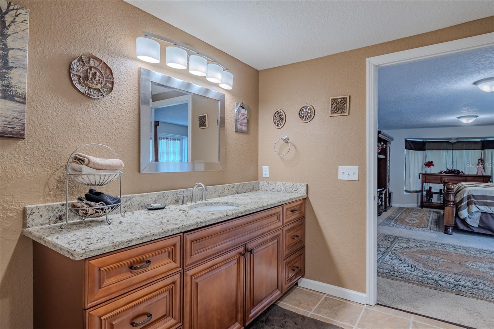 TRACERS LAKE KEEN ESTATES UNI - Residential