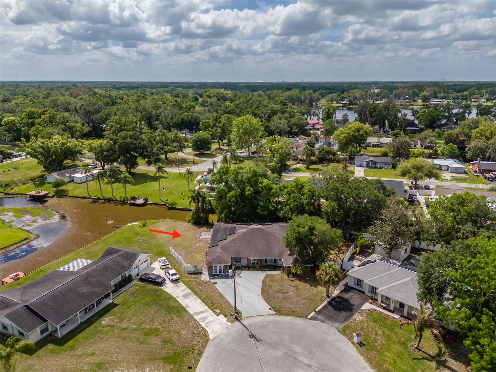 TRACERS LAKE KEEN ESTATES UNI - Residential