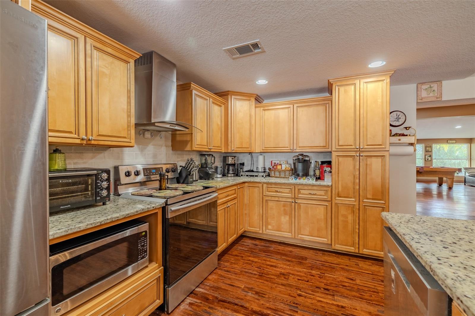 TRACERS LAKE KEEN ESTATES UNI - Residential