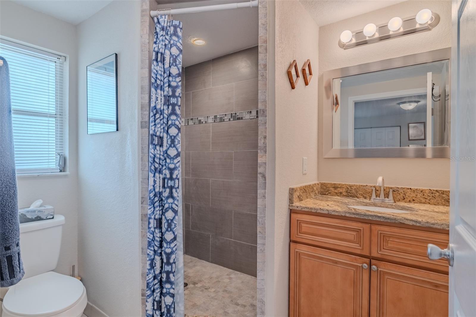 TRACERS LAKE KEEN ESTATES UNI - Residential