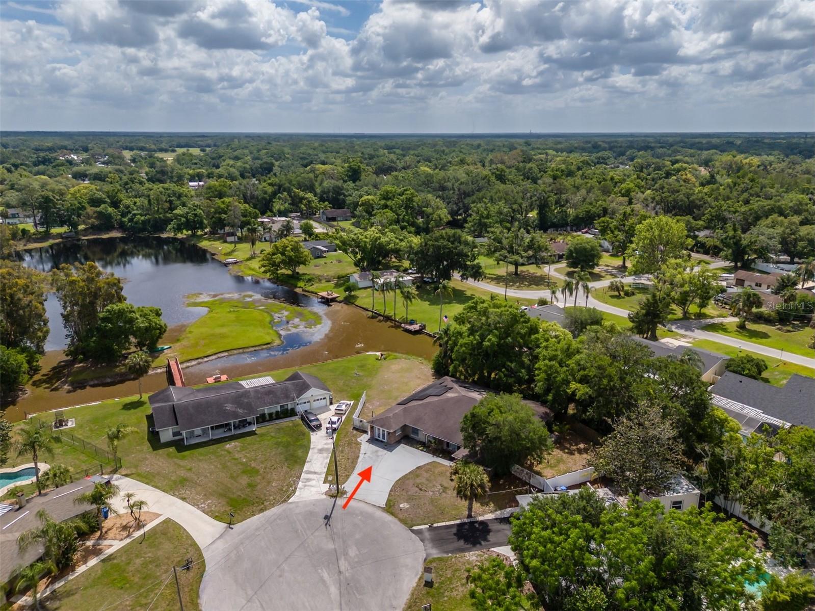 TRACERS LAKE KEEN ESTATES UNI - Residential