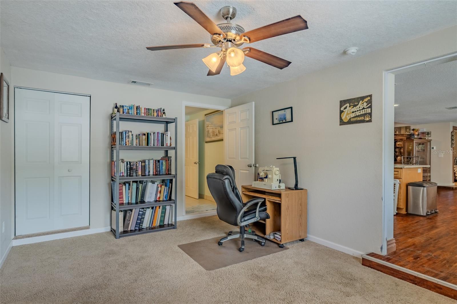 TRACERS LAKE KEEN ESTATES UNI - Residential